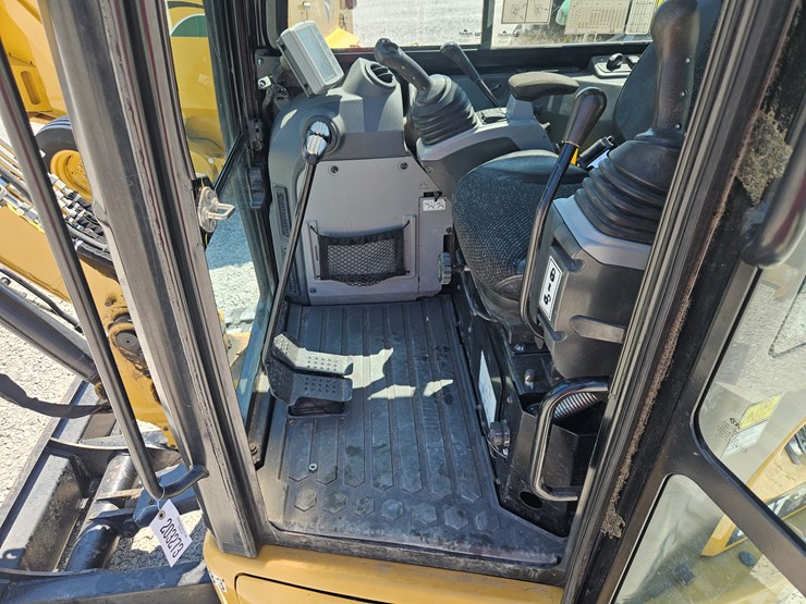 2020-caterpillar-303.5-image-17