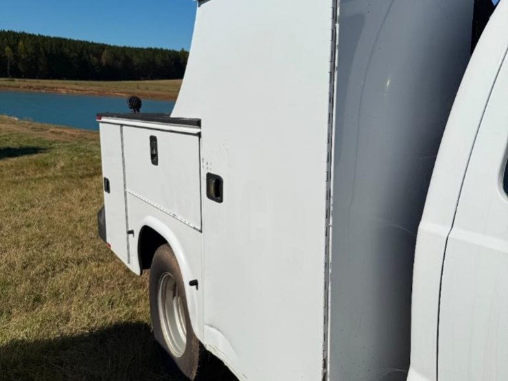 2015-ford-f350-xl-image-4