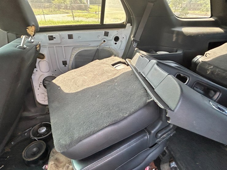 2013-ford-explorer-image-20