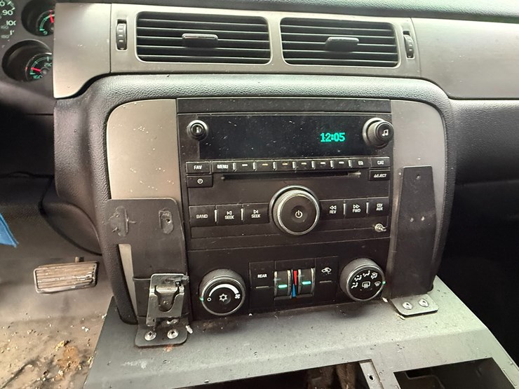 2014-chevrolet-tahoe-image-53