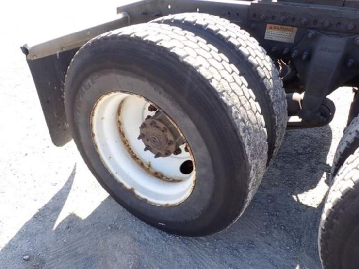 2016-freightliner-cascadia-t/a-hiway-tractor---day-image-49