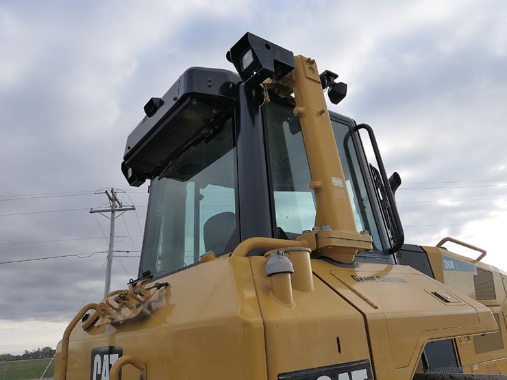 2015-caterpillar-d6n-xl-image-24