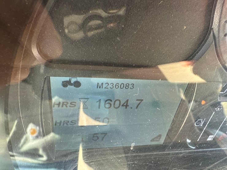 2021-massey-ferguson-7720s-dyna-6-tractor-image-38