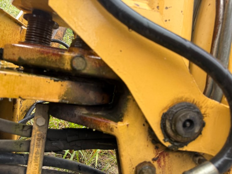 #22581-•-inop-ford-550d-backhoe-loader-image-22