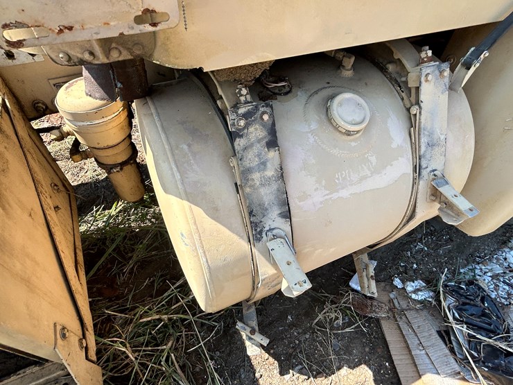 #22529-•-inop-1992-freightliner-t/a-daycab-truck-tractor-vin:-1fuymzyb1np357132-image-18