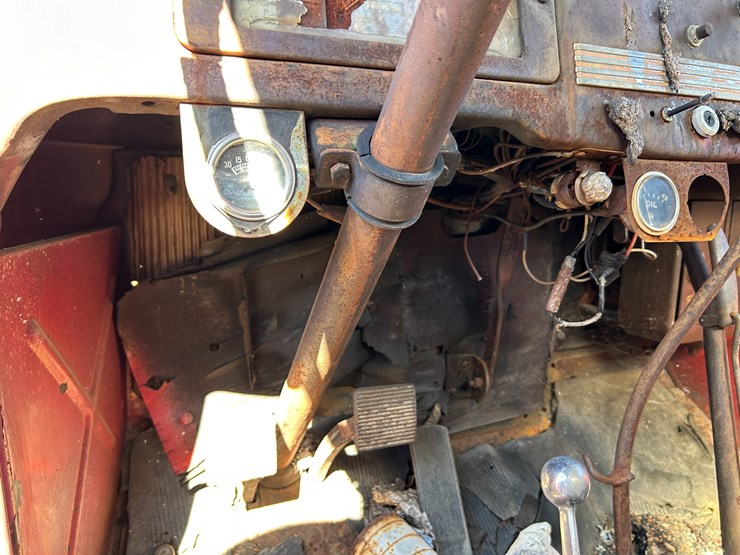 international-700-image-28