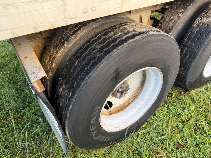 1990-fruehauf-trailer-image-6