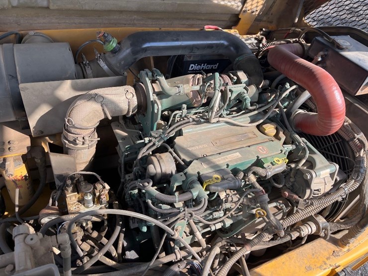 volvo-dd120b-image-14