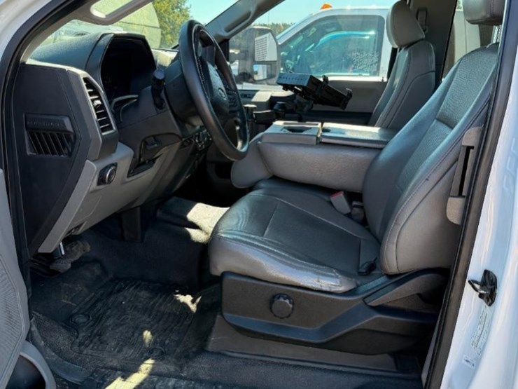 2017-ford-f350-xl-image-14