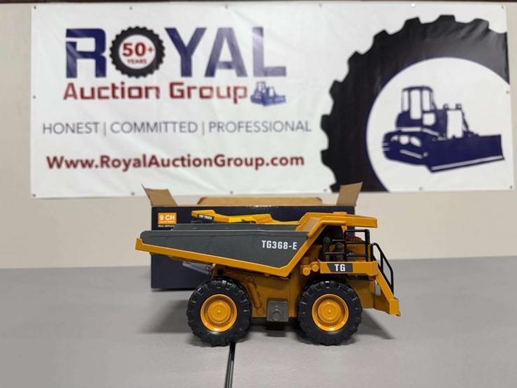 2.4ghz-rc-dump-truck-with-remote-replica-toy-image-1