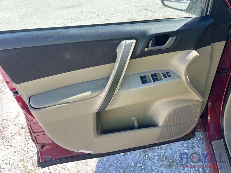 2009-toyota-highlander-image-12