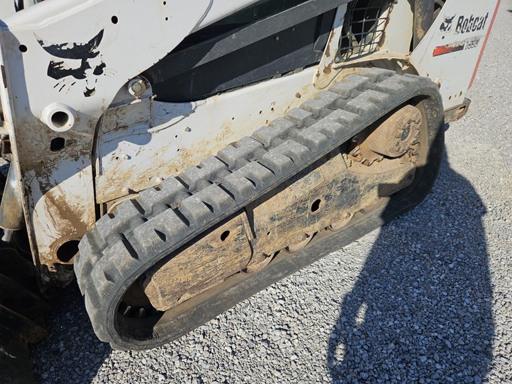 2013-bobcat-t590-image-14