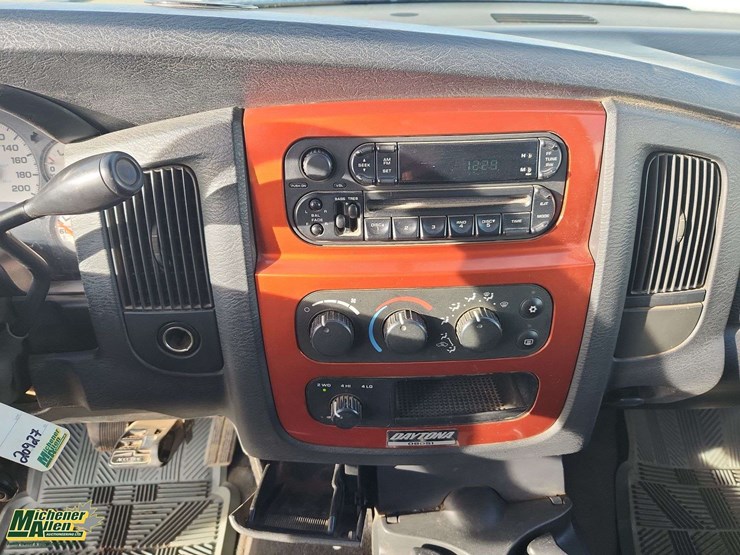 2004-dodge-ram-3500-image-18