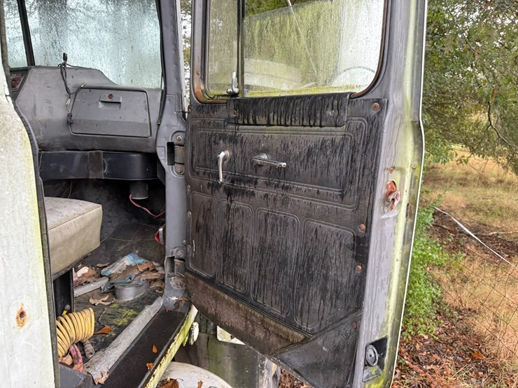 #22576-•-inop-1987-mack-r600k-t/a-single-cab-truck-tractor-vin:-1m3n231k8ht004087-image-23