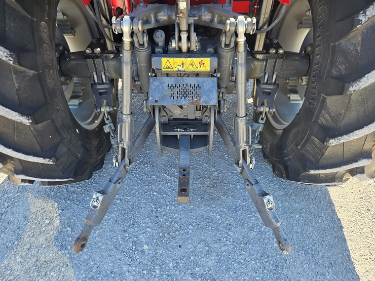 2015-massey-ferguson-4709-image-11