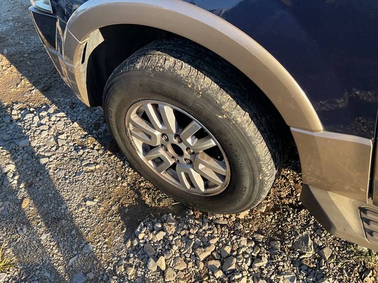 2014-ford-expedition-image-2