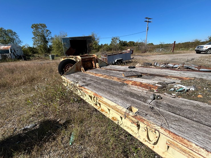 #22567-•-cw-4373-44'-t/a-fixed-neck-lowboy-trailer-cw-94-image-10