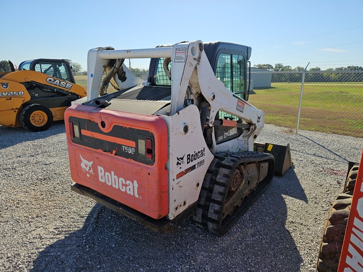 2013-bobcat-t590-image-19