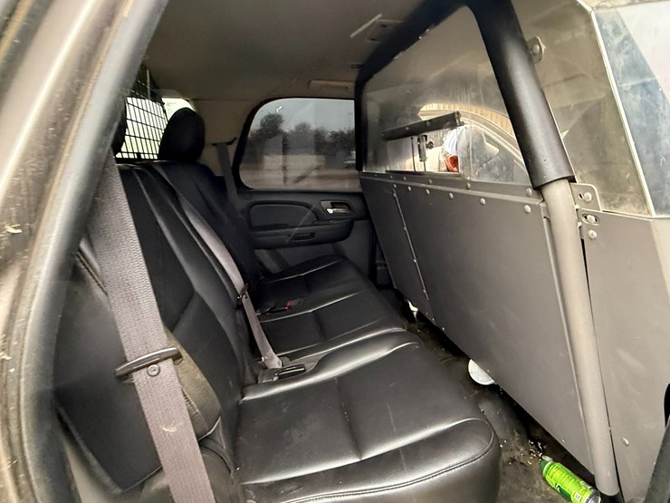 2014-chevrolet-tahoe-image-28