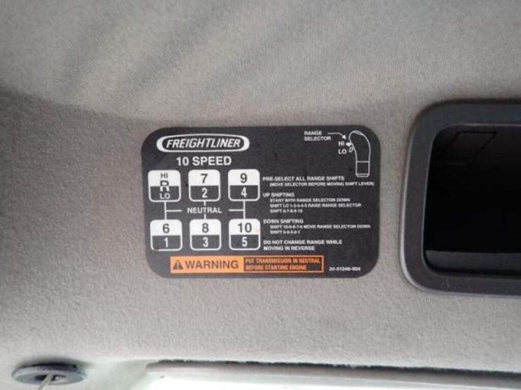 2014-freightliner-business-class-m2-106-image-22