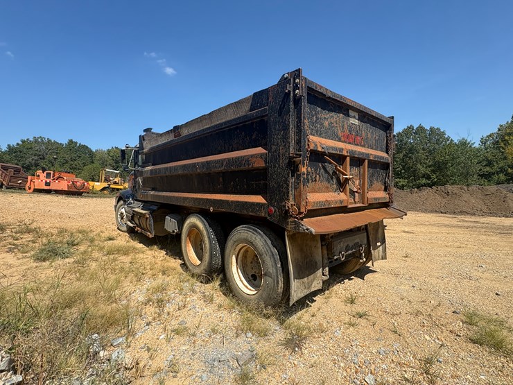 1995-international-9400-image-4