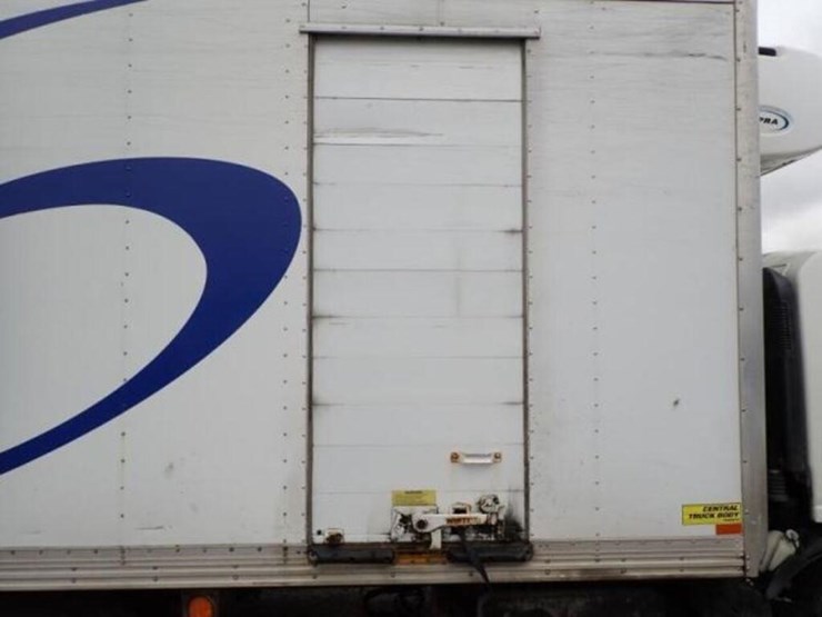 2018-isuzu-nrr-image-46