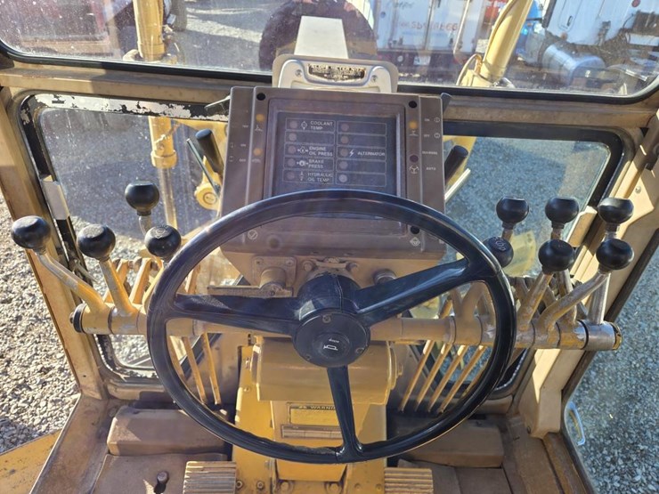 caterpillar-140-image-56