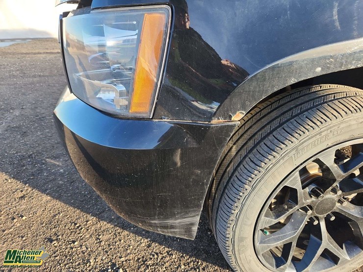 2013-chevrolet-tahoe-image-37