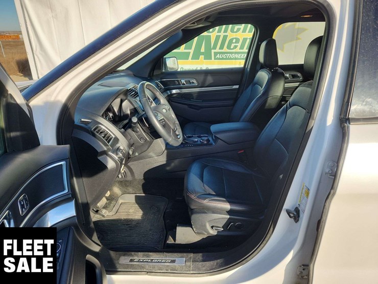 2018-ford-explorer-image-19