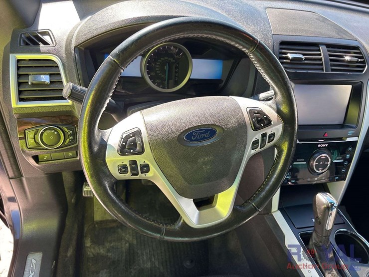 2014-ford-explorer-limited-image-12