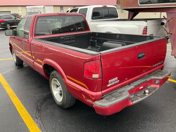 2002-chevrolet-s10-image-3