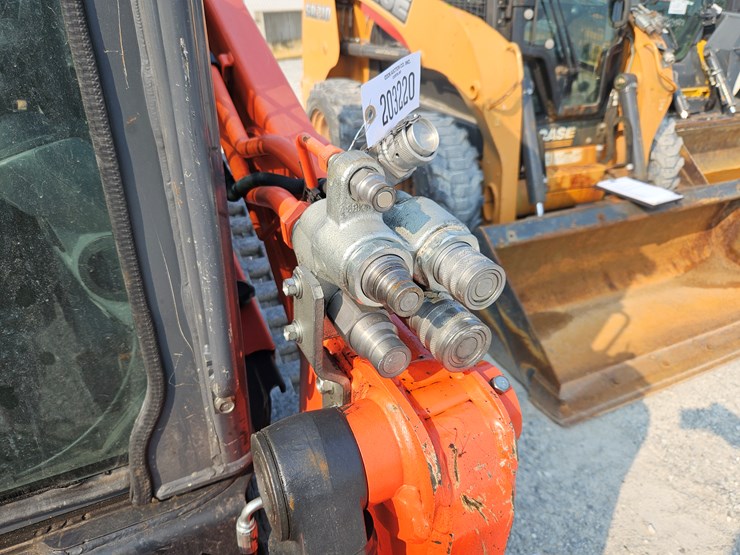 2022-kubota-svl75-2-image-6