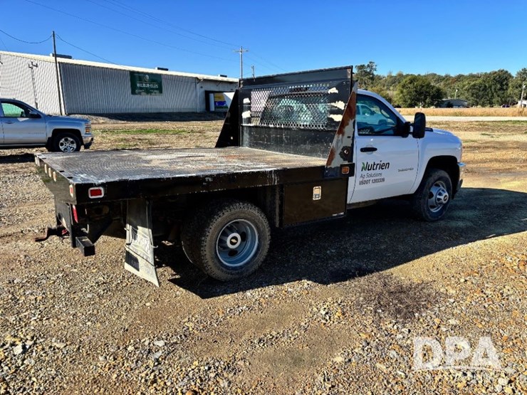 2013-chevrolet-3500hd-image-7