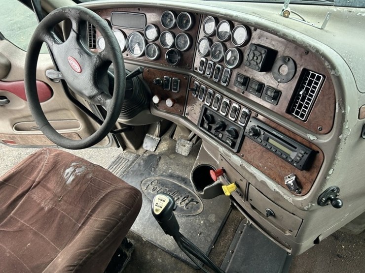 2007-peterbilt-387-image-19