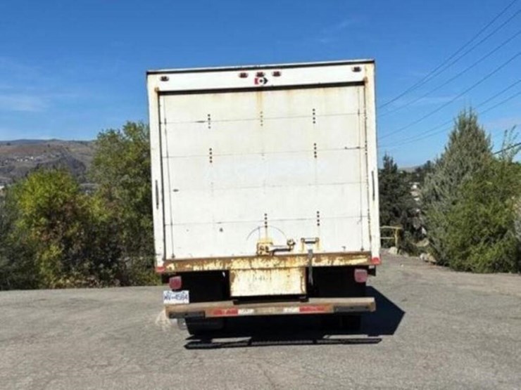 2010-hino-258-image-8