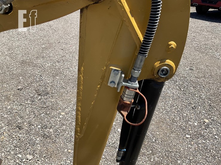 2022-caterpillar-300.9d-image-10