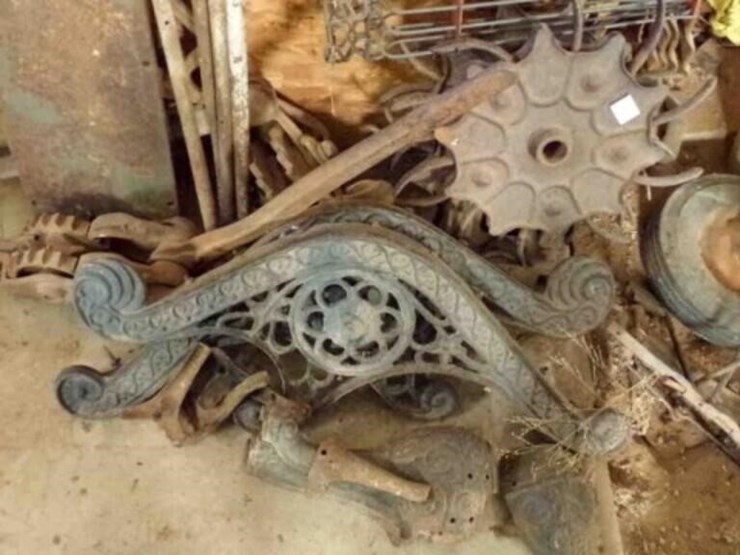 vintage-metal-items-image-2