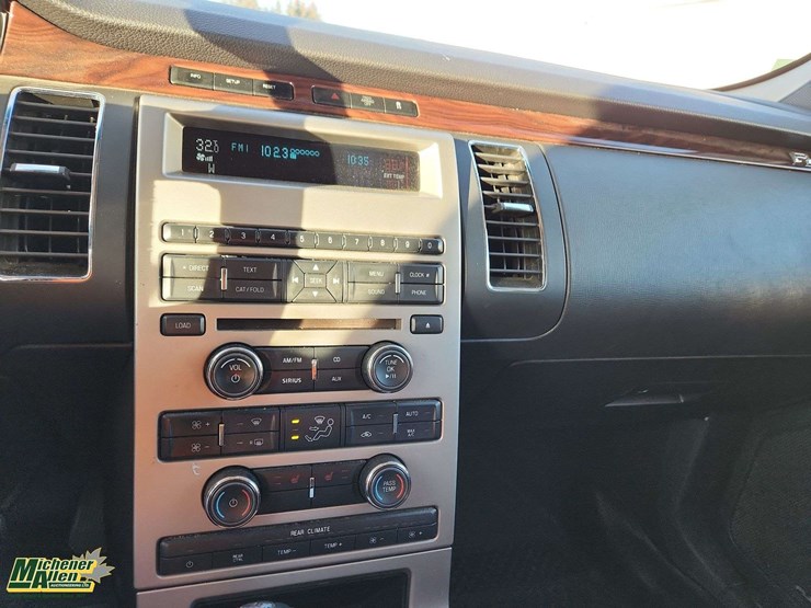 2010-ford-flex-image-11