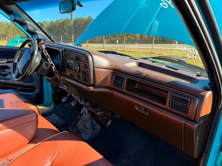 1996-dodge-ram-3500-image-22