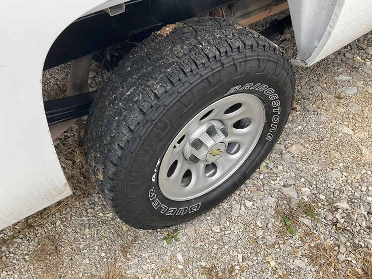 2013-chevrolet-silverado-image-8