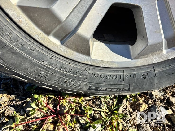 2015-chevrolet-silverado-image-21