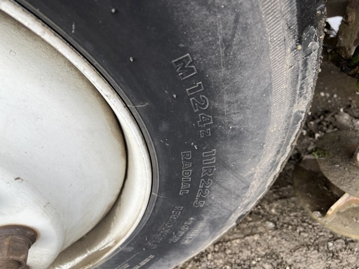 1997-ford-cf8000-image-12