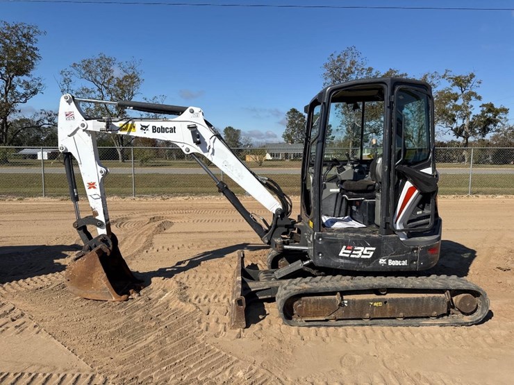 2020-bobcat-e35-image-1
