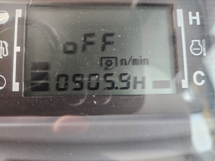 2021-massey-ferguson-1835m-image-14