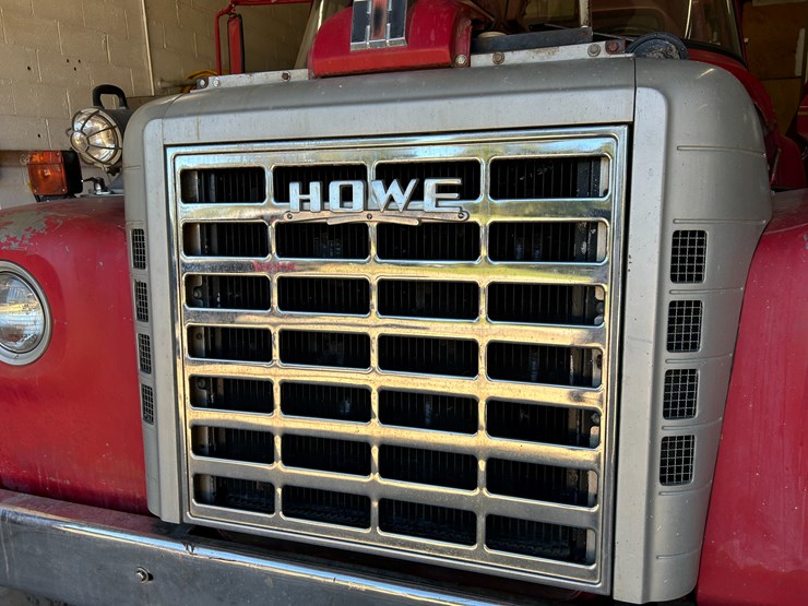 #22556-•-howe-load-star-1800-s/a-daycab-fire-truck-d0532ghb25589-image-49