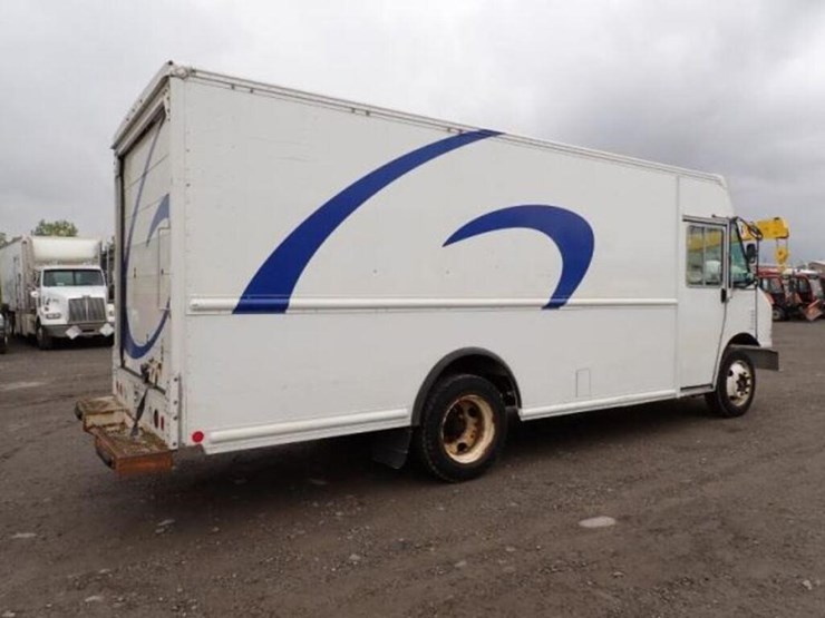 2015-freightliner-mt55-image-5