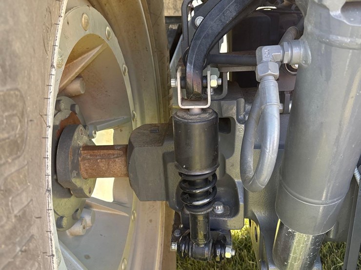 2021-massey-ferguson-7720s-dyna-6-tractor-image-24