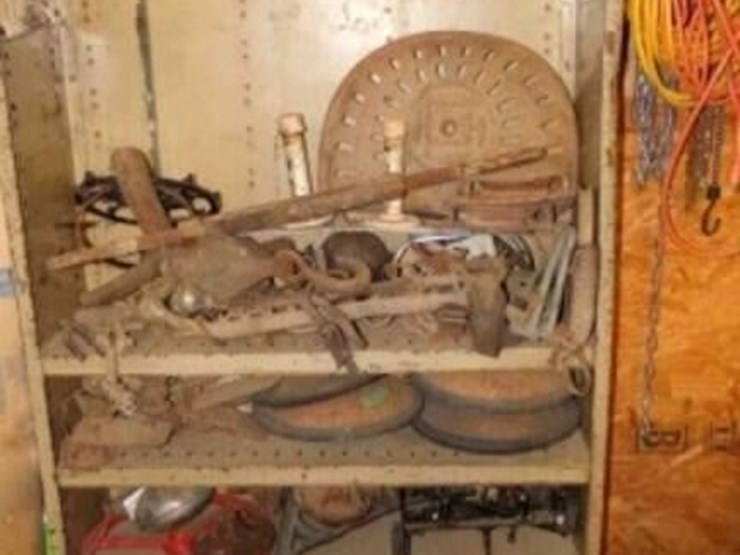 contents-of-shelf-image-1