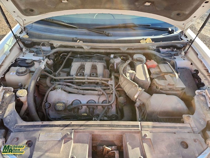 2010-ford-flex-image-28