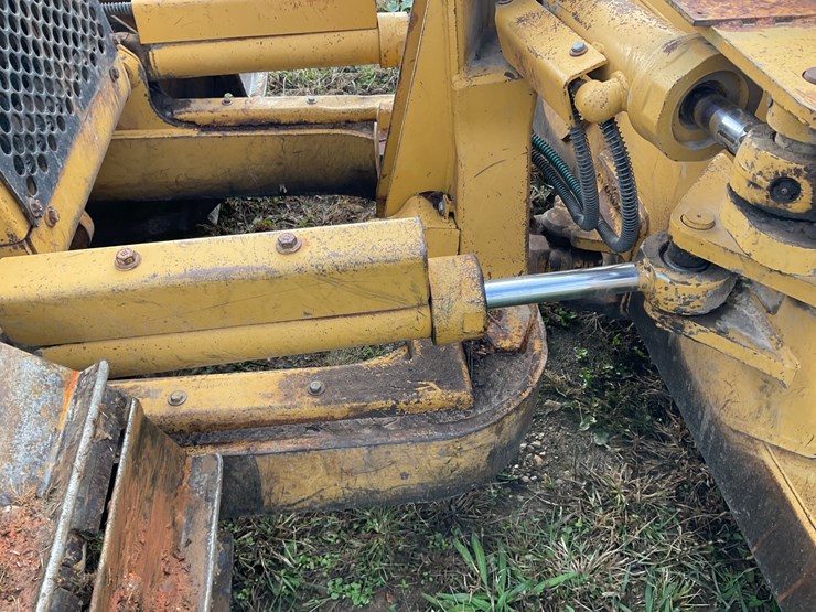 caterpillar-d5c-xl-image-9